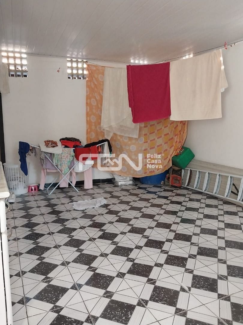 Casa à venda com 3 quartos, 10m² - Foto 7