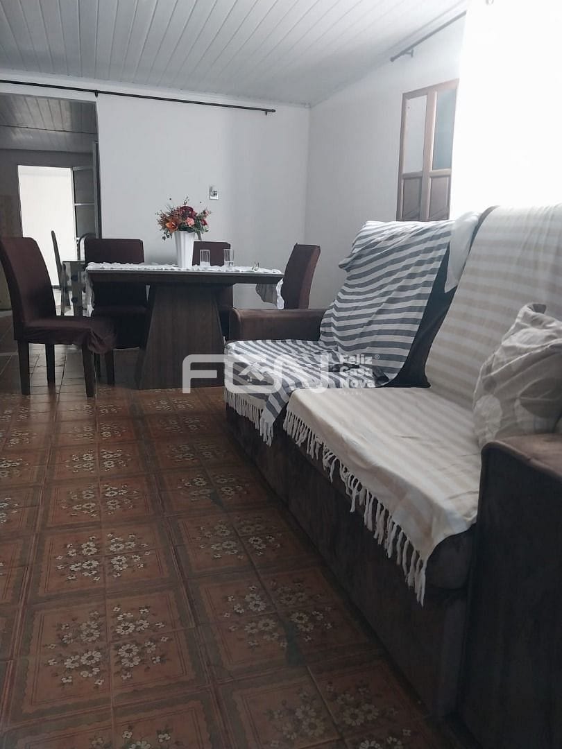 Casa à venda com 3 quartos, 10m² - Foto 1