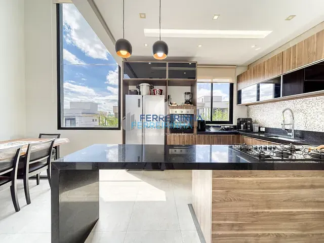 Casa com 482m² 3 quartos e 4 banheiros, para alugar, no bairro Condomínio Residencial Jaguary em São José dos Campos