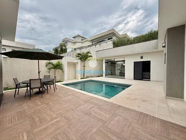 Casa com 482m² 3 quartos e 4 banheiros, para alugar, no bairro Condomínio Residencial Jaguary em São José dos Campos