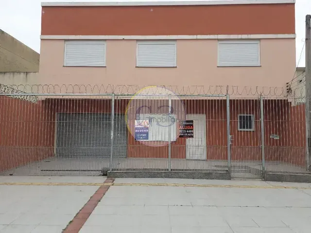 Casa 3 quartos e 3 banheiros, para alugar, no bairro Três Vendas em Pelotas