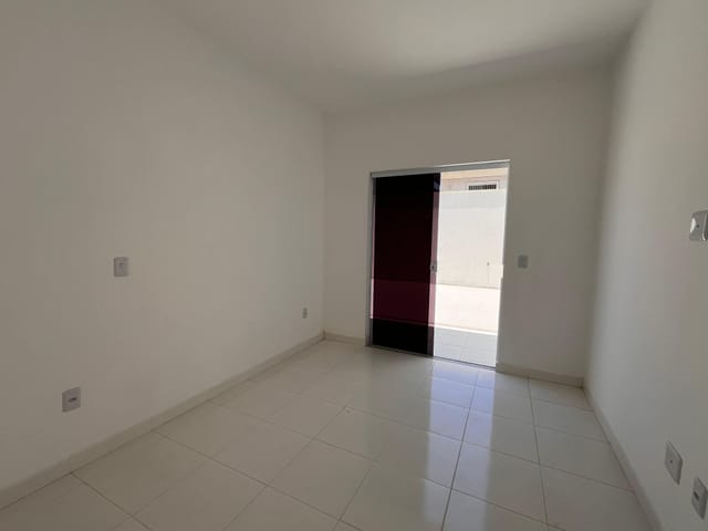 Casa com 180m² 4 quartos e 2 banheiros, à venda, no bairro Itaipu em Niterói