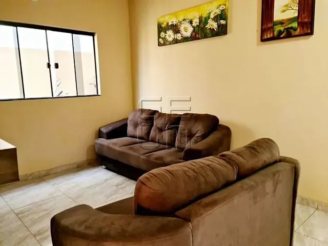 Sobrado com 250m² 3 quartos e 2 banheiros, à venda, no bairro Universitário em Londrina