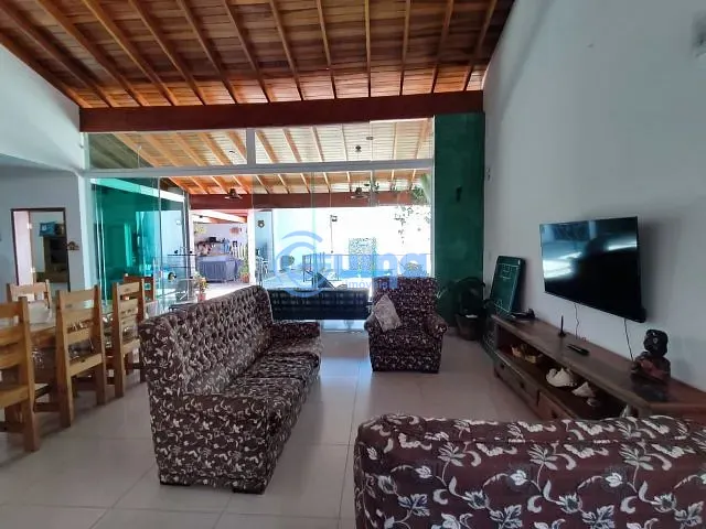 Casa com 496m² 4 quartos e 6 banheiros, à venda ou para alugar, no bairro Residencial Colinas de São Francisco em Bragança Paulista