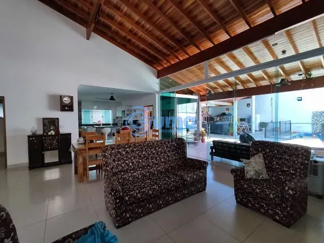 Casa com 496m² 4 quartos e 6 banheiros, à venda ou para alugar, no bairro Residencial Colinas de São Francisco em Bragança Paulista