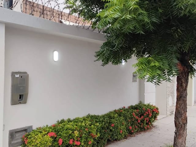 Casa 4 quartos e 3 banheiros, para alugar, no bairro Salgado Filho em Aracaju