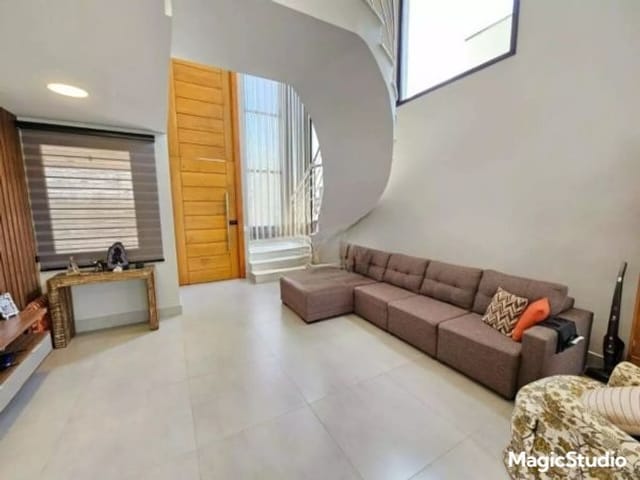 Casa com 480m² 4 quartos e 5 banheiros, à venda, no bairro Ipiranga em Louveira