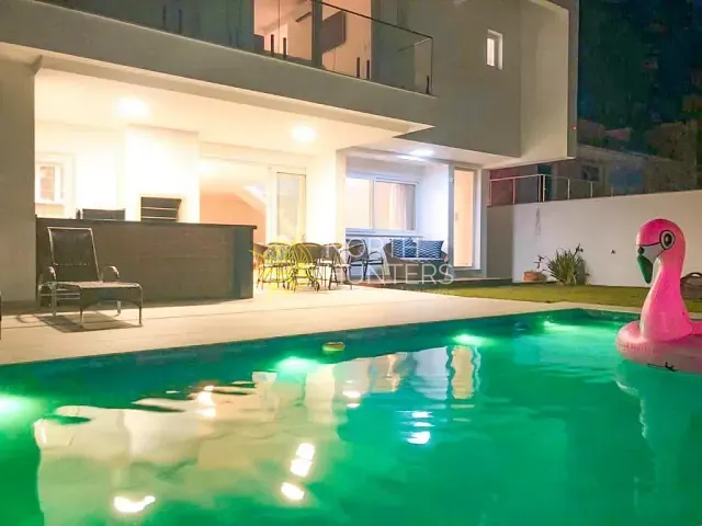 Casa com 450m² 4 quartos e 6 banheiros, para alugar, no bairro Jurerê Internacional em Florianópolis