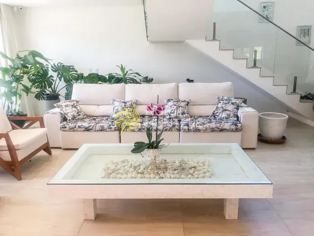 Casa com 450m² 4 quartos e 6 banheiros, para alugar, no bairro Jurerê Internacional em Florianópolis