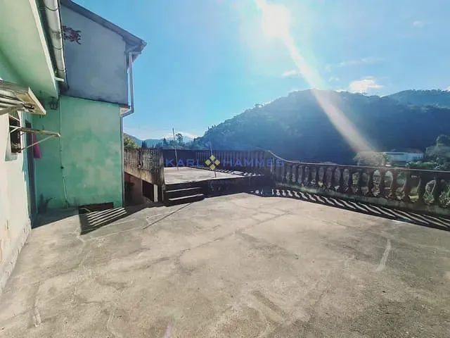 Casa 4 quartos e 3 banheiros, à venda, no bairro Bingen em Petrópolis