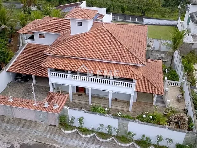 Casa 4 quartos e 5 banheiros, à venda, no bairro Vila Lambari em Mococa