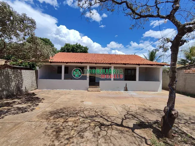 Casa com 750m² 3 quartos e 2 banheiros, à venda, no bairro Morada do Sol em Canarana