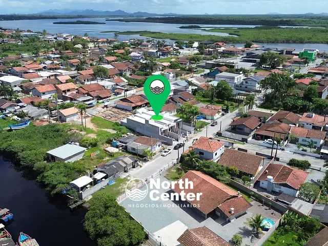 Casa com 145m² 3 quartos e 2 banheiros, à venda, no bairro Costeira em Balneário Barra do Sul