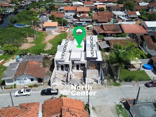 Casa com 145m² 3 quartos e 2 banheiros, à venda, no bairro Costeira em Balneário Barra do Sul