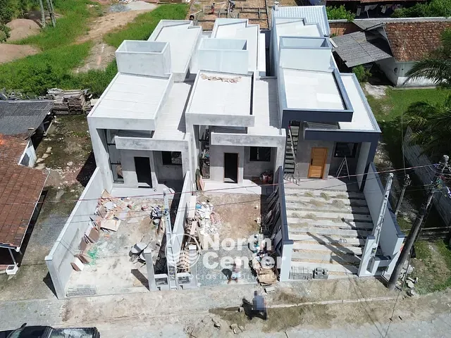 Casa com 145m² 3 quartos e 2 banheiros, à venda, no bairro Costeira em Balneário Barra do Sul