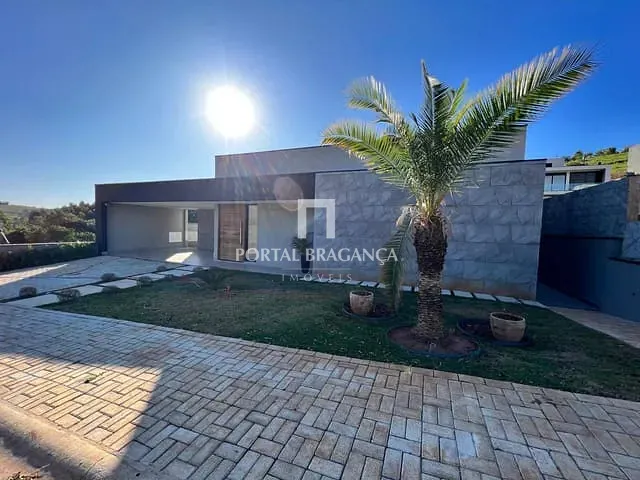 Casa com 600m² 3 quartos e 5 banheiros, à venda, no bairro Condomínio Terras de Santa Cruz em Bragança Paulista