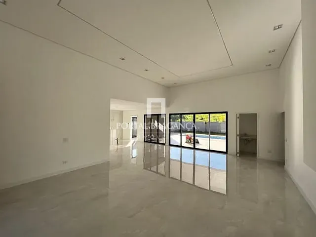 Casa com 600m² 3 quartos e 5 banheiros, à venda, no bairro Condomínio Terras de Santa Cruz em Bragança Paulista