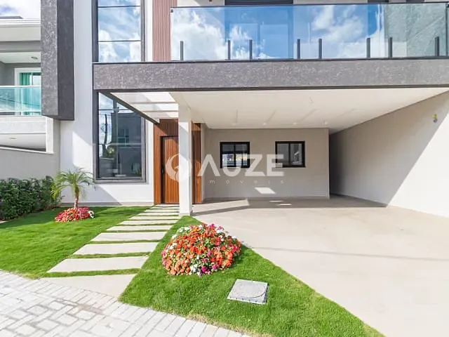 Casa 4 quartos e 4 banheiros, à venda, no bairro Uberaba em Curitiba