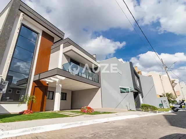Casa 4 quartos e 4 banheiros, à venda, no bairro Uberaba em Curitiba