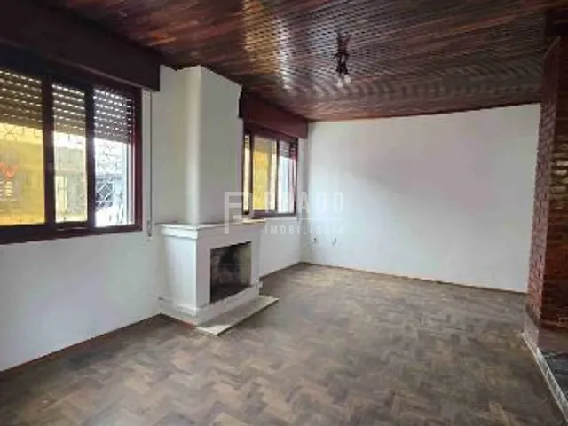 Casa com 250m² 4 quartos e 3 banheiros, à venda, no bairro Areal em Pelotas