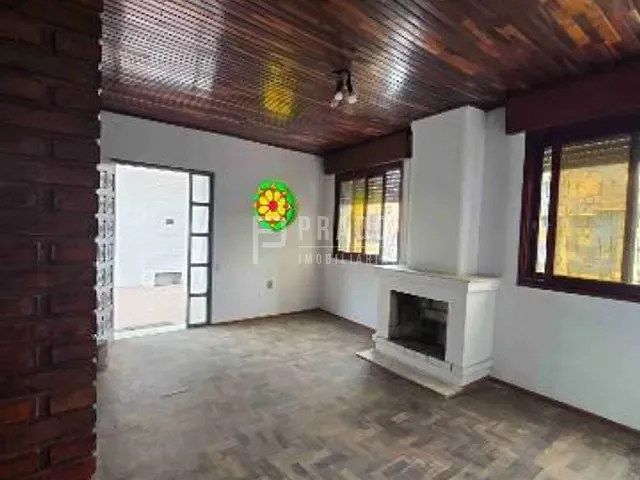 Casa com 250m² 4 quartos e 3 banheiros, à venda, no bairro Areal em Pelotas