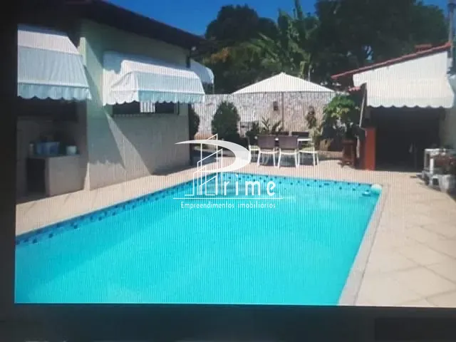 Casa com 477m² 4 quartos e 3 banheiros, à venda, no bairro Itaipu em Niterói