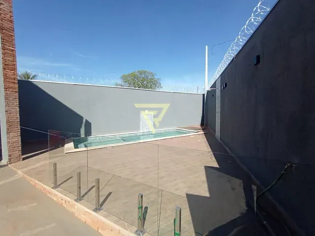Casa com 250m² 2 quartos e 3 banheiros, à venda, no bairro Jardim Aeroporto em Ribeirão Preto