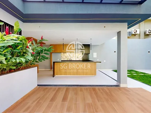 Casa com 850m² 5 quartos e 8 banheiros, à venda, no bairro Barra da Tijuca em Rio de Janeiro