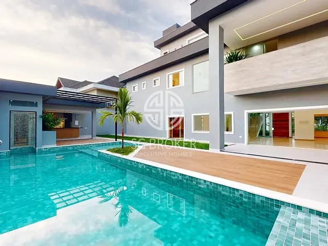 Casa com 850m² 5 quartos e 8 banheiros, à venda, no bairro Barra da Tijuca em Rio de Janeiro