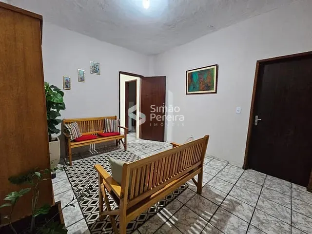 Casa com 300m² 4 quartos e 3 banheiros, à venda, no bairro Ipiranga em Juiz de Fora