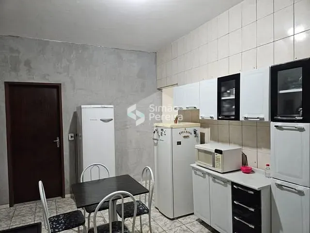 Casa com 300m² 4 quartos e 3 banheiros, à venda, no bairro Ipiranga em Juiz de Fora