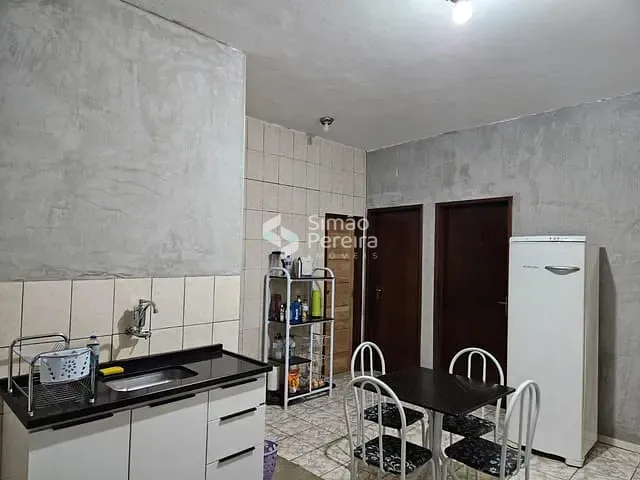 Casa com 300m² 4 quartos e 3 banheiros, à venda, no bairro Ipiranga em Juiz de Fora