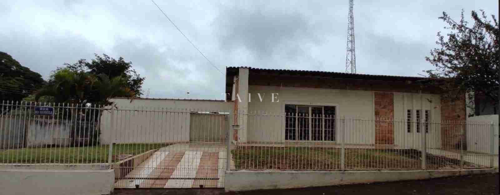 Casa, 5 quartos, 177 m² - Foto 1