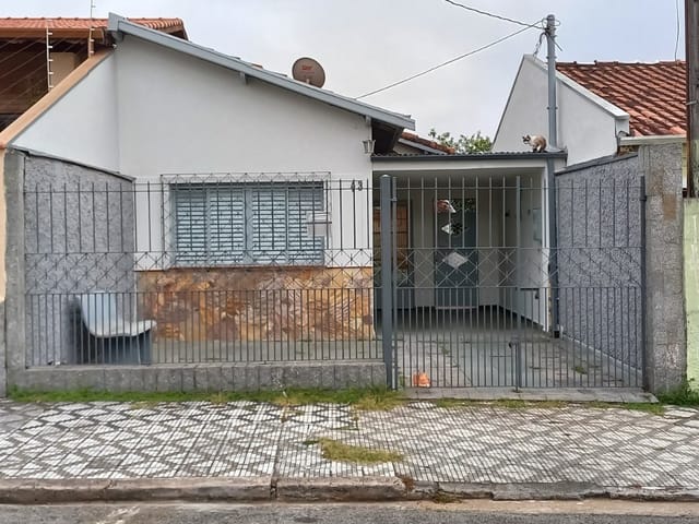 Casa com 209m² 3 quartos e 1 banheiro, à venda, no bairro Jardim Maria Augusta em Taubaté