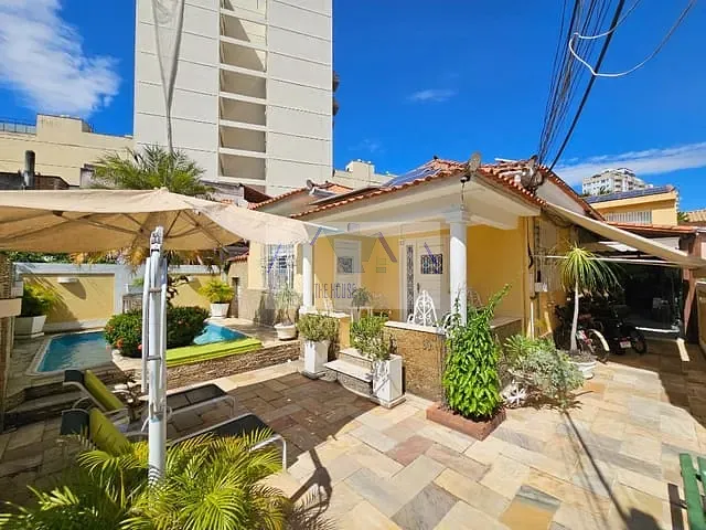 Casa com 303m² 5 quartos e 3 banheiros, à venda, no bairro Santa Rosa em Niterói