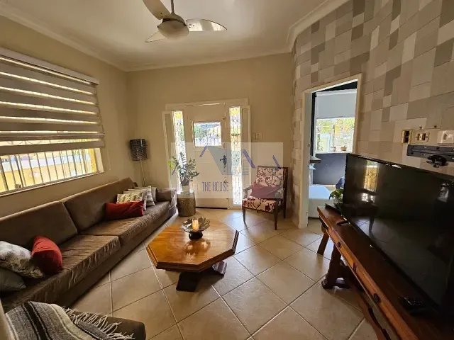 Casa com 303m² 5 quartos e 3 banheiros, à venda, no bairro Santa Rosa em Niterói