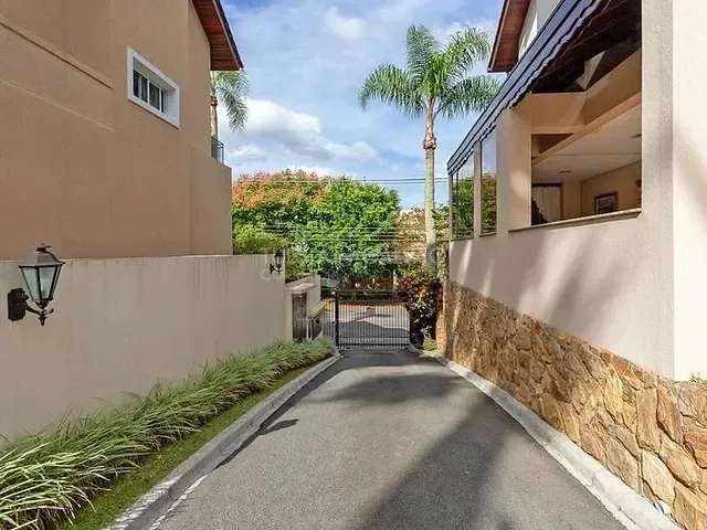Casa com 282m² 4 quartos e 3 banheiros, à venda, no bairro Bom Retiro em Curitiba
