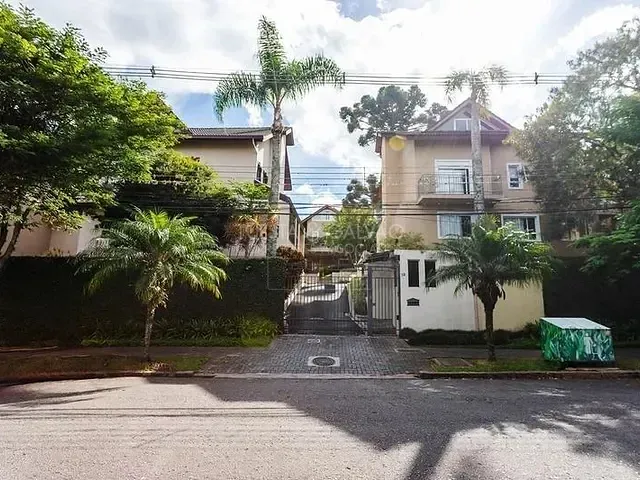 Casa com 282m² 4 quartos e 3 banheiros, à venda, no bairro Bom Retiro em Curitiba