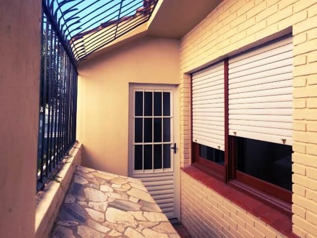 Casa com 480m² 4 quartos e 3 banheiros, à venda, no bairro Laranjal em Pelotas