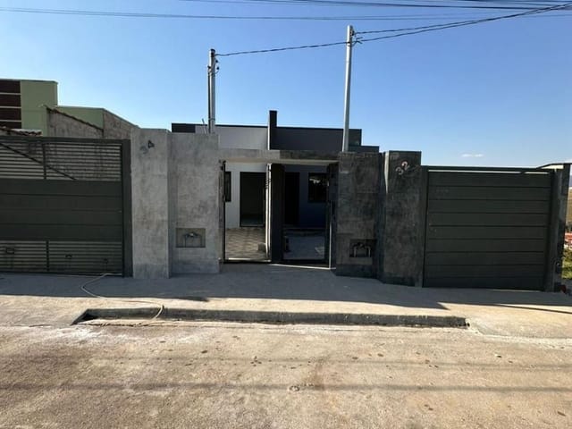 Casa com 150m² 3 quartos e 2 banheiros, à venda, no bairro Cachoeira em Extrema