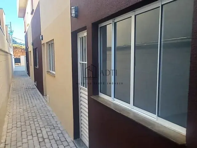 Casa 2 quartos e 2 banheiros, à venda, no bairro Vila São Paulo em Mogi das Cruzes