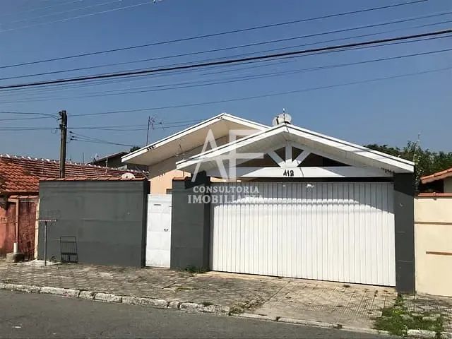 Casa com 300m² 3 quartos e 1 banheiro, à venda, no bairro Jardim Santana em Tremembé
