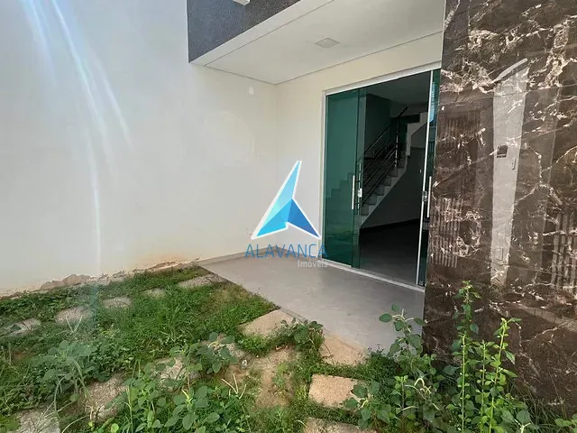 Casa com 113m² 3 quartos e 3 banheiros, à venda ou para alugar, no bairro Santa Rita em Governador Valadares