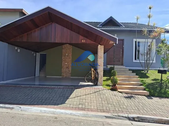 Casa com 250m² 3 quartos e 2 banheiros, à venda, no bairro Condomínio Residencial Mantiqueira em São José dos Campos