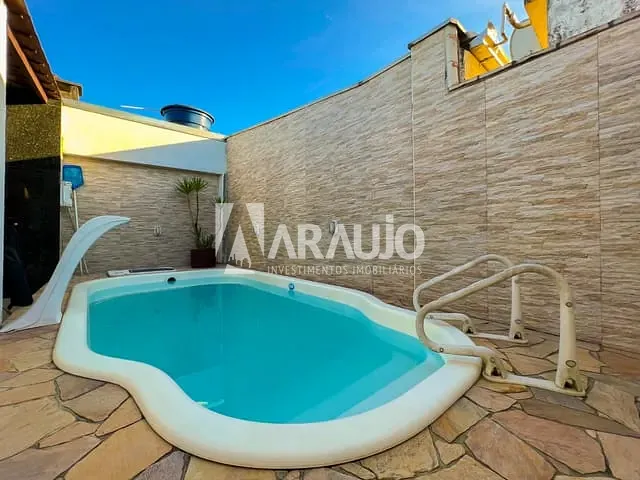 Casa com 266m² 4 quartos e 2 banheiros, à venda, no bairro Cordeiros em Itajaí