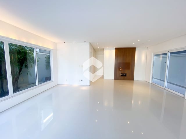 Casa com 290m² 4 quartos e 6 banheiros, à venda, no bairro Recreio dos Bandeirantes em Rio de Janeiro