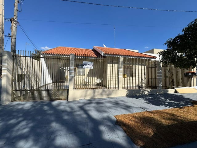 Foto do Casa - Casa à Venda no Jardim da Glória – 3 Quartos, Suíte, Quintal Amplo e Edícula com Cozinha Planejada | Benites & Gonzaga Imóveis