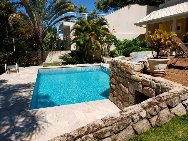 Casa com 1050m² 5 quartos e 7 banheiros, à venda, no bairro Chácaras Silvania em Valinhos