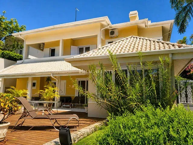 Casa com 1050m² 5 quartos e 7 banheiros, à venda, no bairro Chácaras Silvania em Valinhos