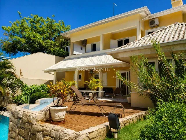 Casa com 1050m² 5 quartos e 7 banheiros, à venda, no bairro Chácaras Silvania em Valinhos